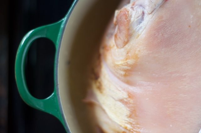 pork shoulder in broth and onion