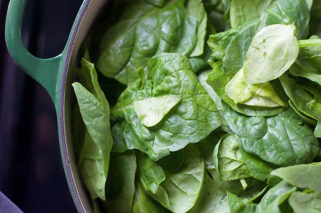 spinach in dutch oven