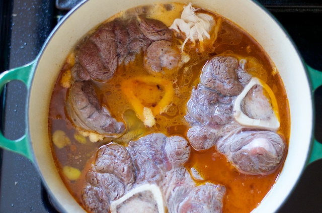 simmering-osso-bucco