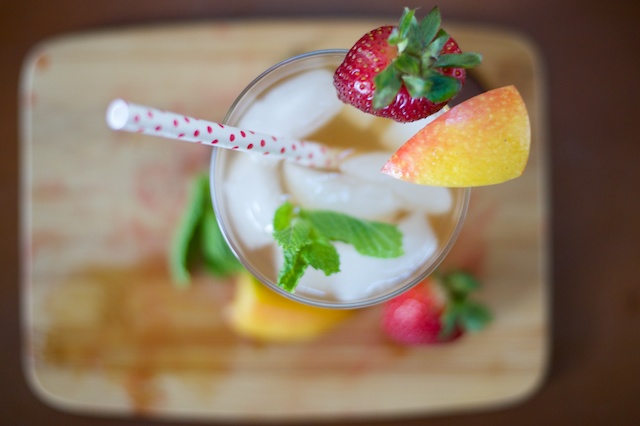 Strawberry-Mango Mint Tea Recipe