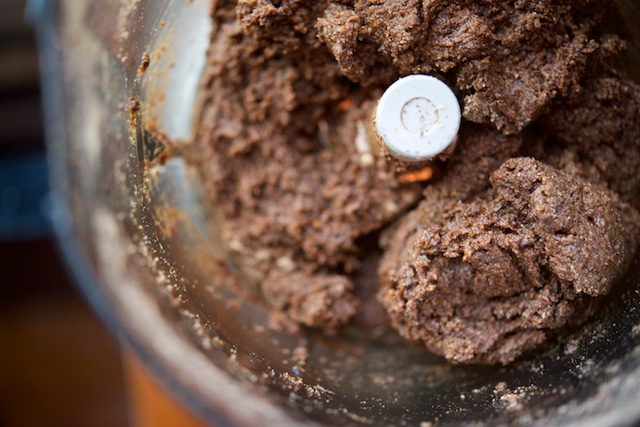 Basler Brusnli (Chocolate-Almond Spice Cookies) Recipe (paleo, primal, gluten-free)