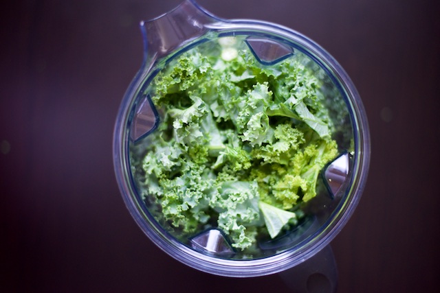 Easy Morning Green Smoothie Recipe [paleo, primal, gluten-free]