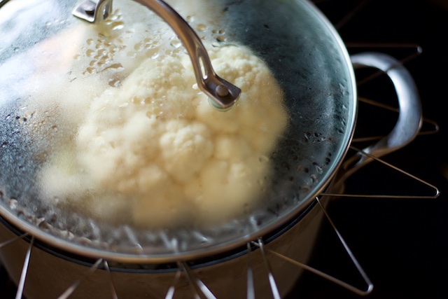 Sour Cream and Chive Cauliflower Mash Recipe [paleo, primal, gluten-free]