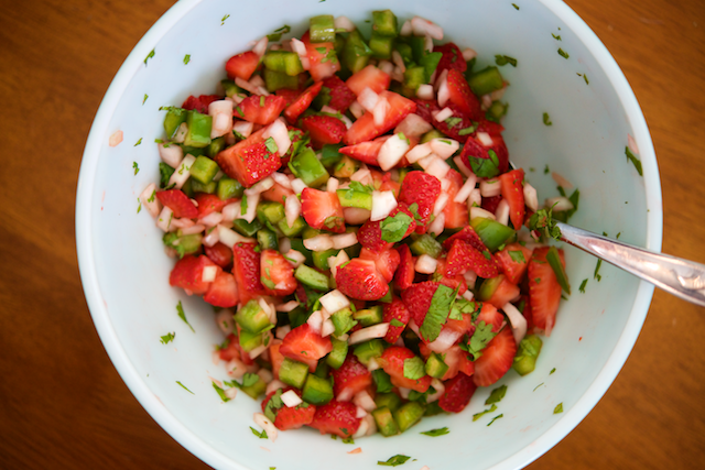 Strawberry Salsa Recipe [paleo, primal, gluten-free, dairy-free]